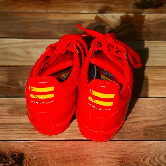 Adidas - Picture 2 of 3